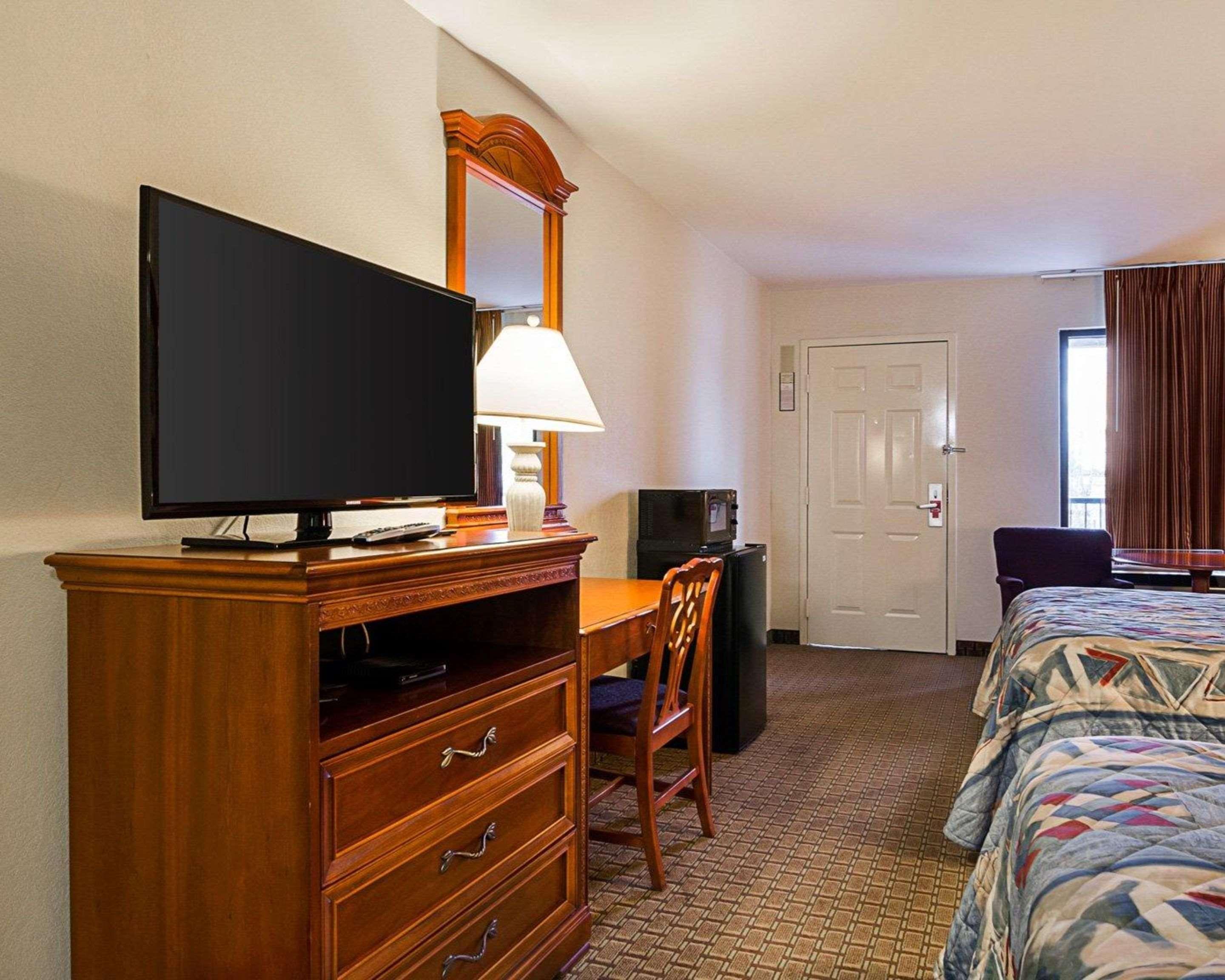 Econo Lodge Richmond Kültér fotó